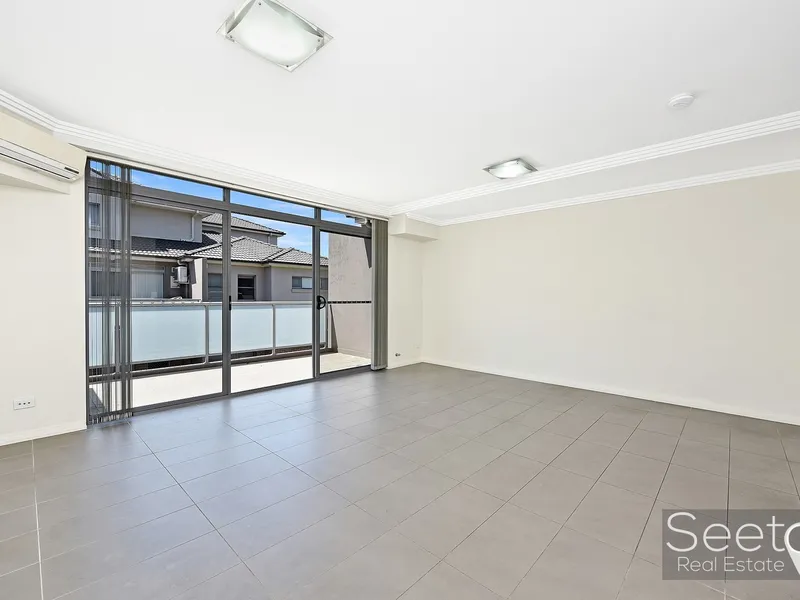 150SQM: North-Facing, Well-Maintained and Modern Split Level Apartment With Lift Access and City View Just 4 Min Walk To Flemington Station!