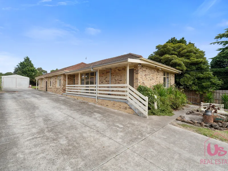 HUGE family home with everything, move in straight away!