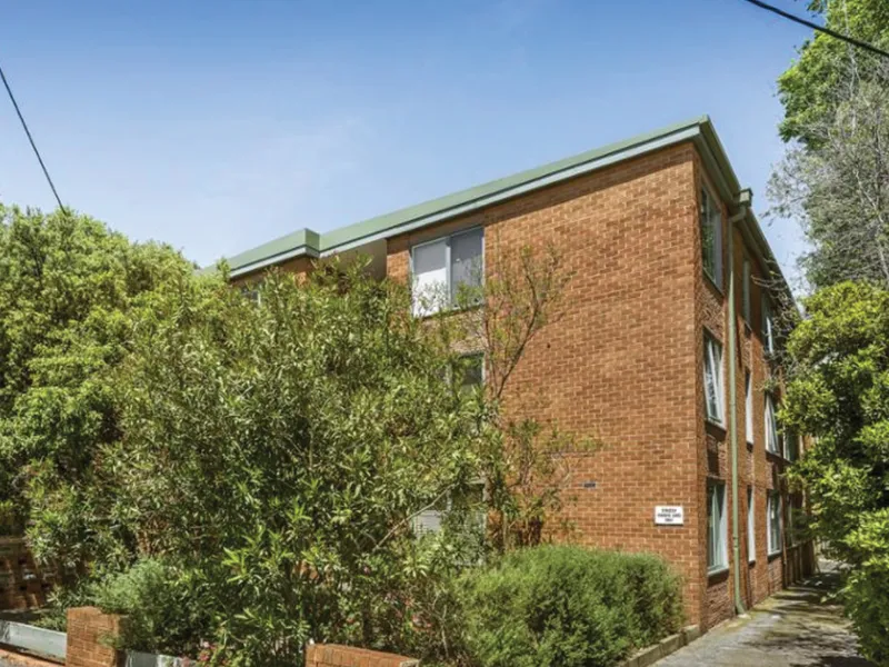 Two Bedroom Apartment in the Heart of Hawthorn East
