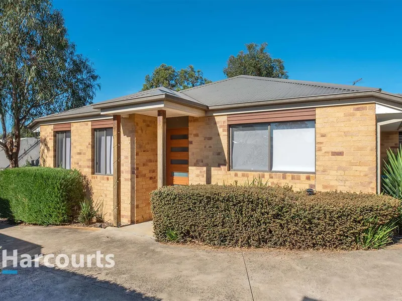 Low Maintenance Lifestyle In A Peaceful Location!