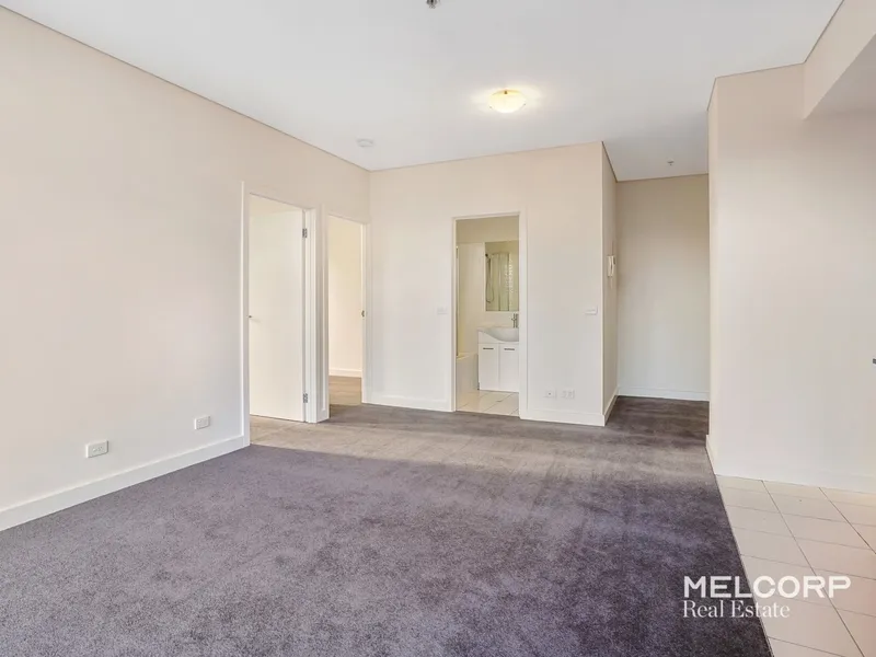 Such a Lovely 2 Bedroom Apartment with Everything You Need at Door Step!