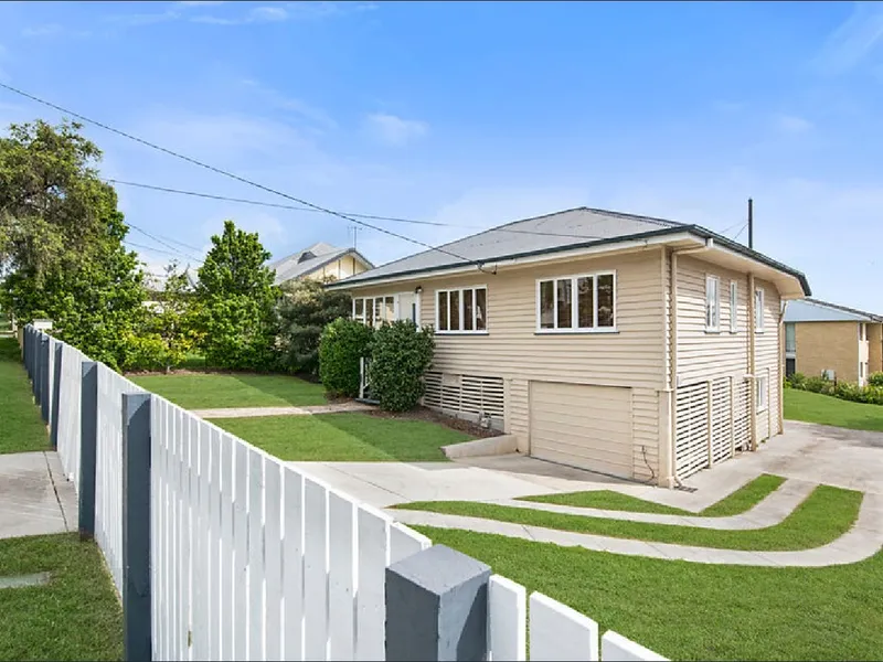 Tidy home close to everything!