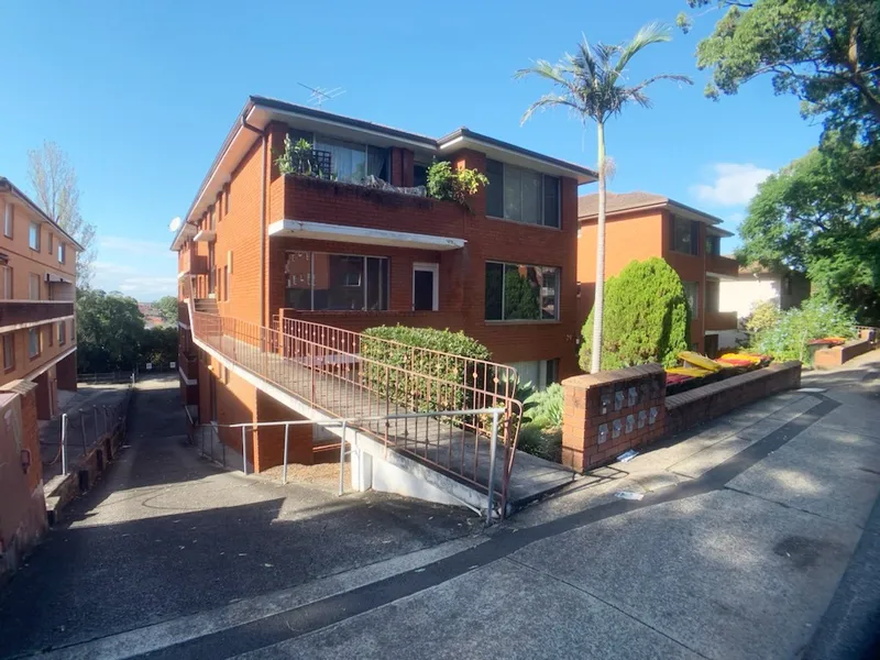 Sunlit Two Bedroom Apartment