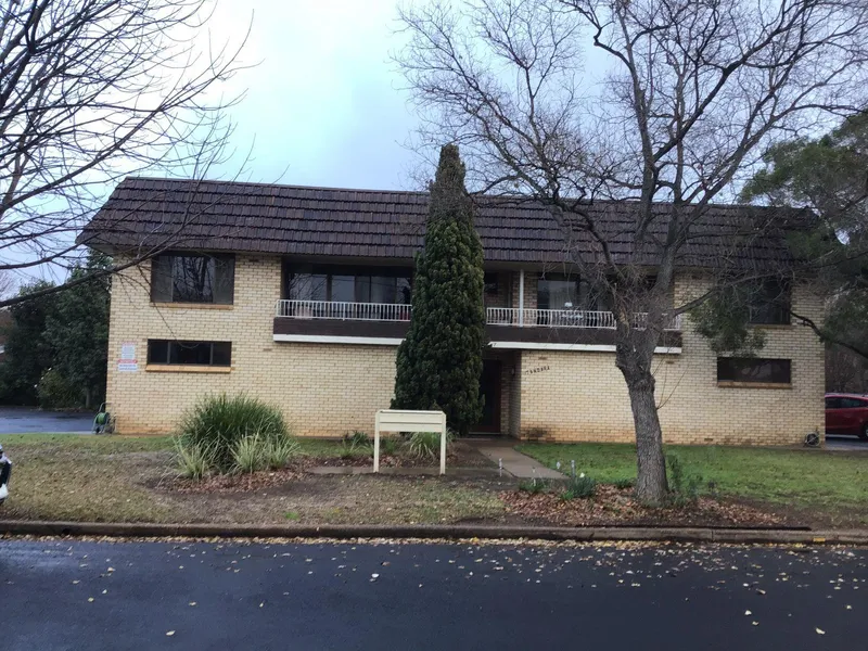 Spacious Central Dubbo Unit!