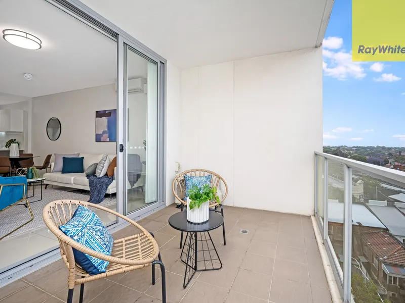 UNIQUE TWO-STOREY LIVING AT ITS BEST