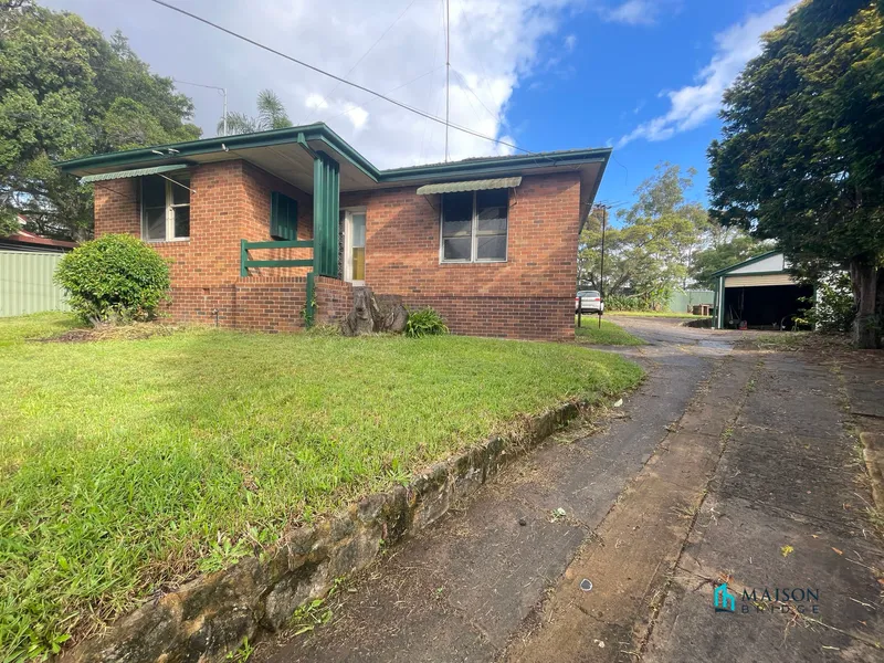 Beautiful Full Brick 3 Bedroom Family House!