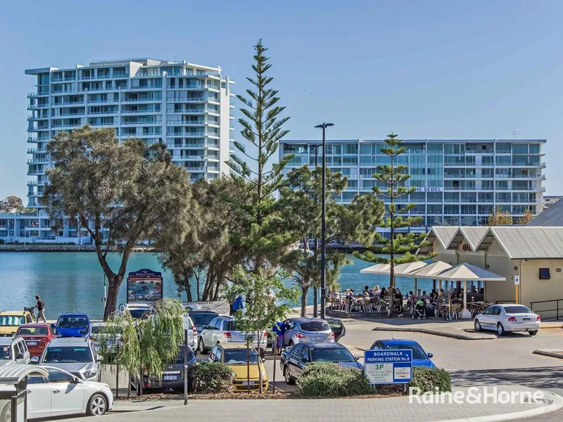 Fantastic Foreshore Location