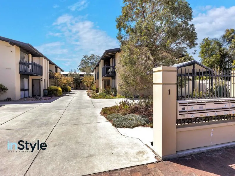 2 Bedroom Townhouse in Popular Bayside Suburb