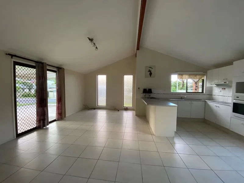 Low-maintenance stylish home in a great location, Partial Water included