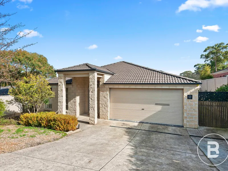 FAMILY HOME IN TRANQUIL SETTING.