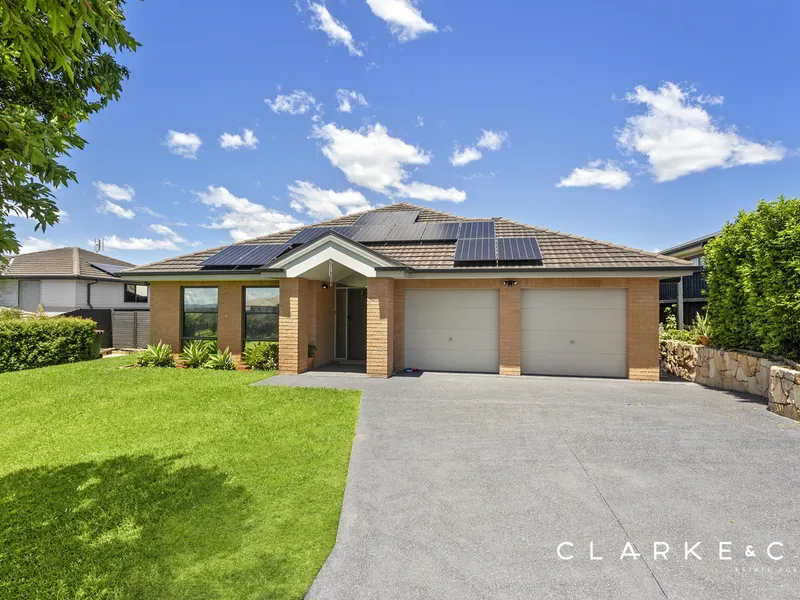 LUXURIOUS HOME WITH STUNNING VIEWS!