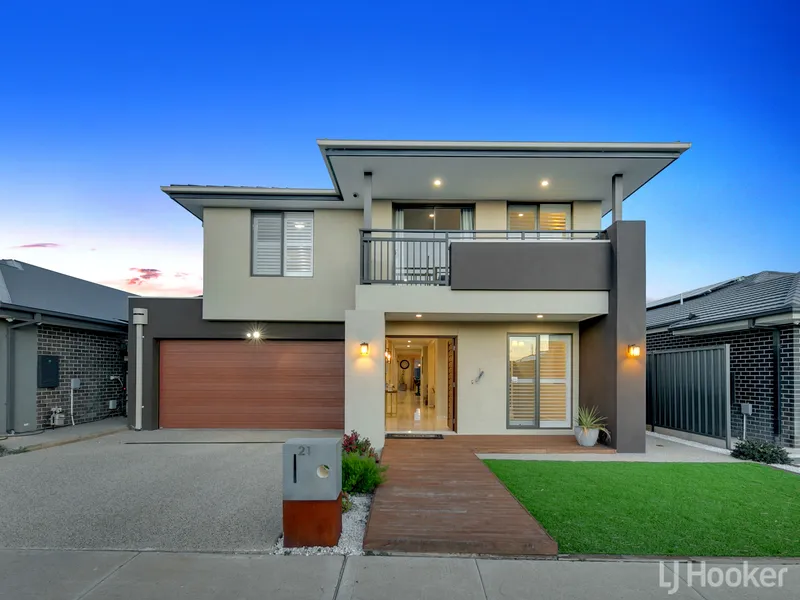 Elegant Double Storey Carlisle Home In The Heart Of Cornerstone Estate !!