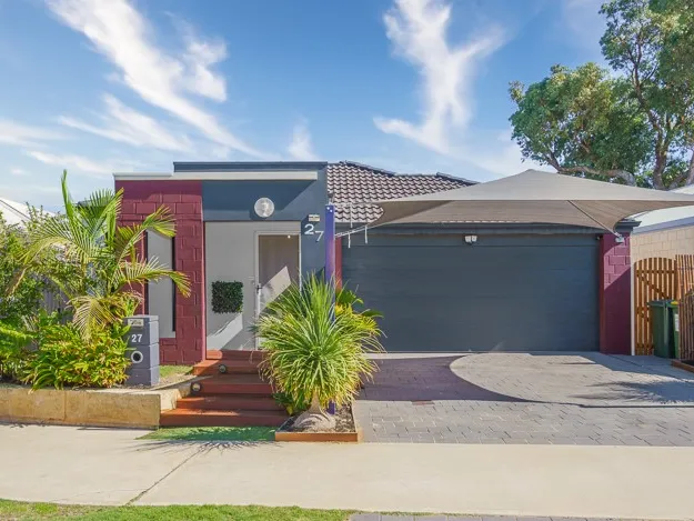 Low maintenance living in Meadow Springs.