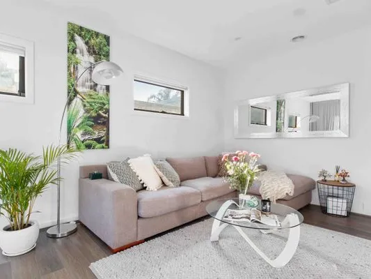 Luxury lifestyle and Fully Furnished Spacious 3 BR, 2,5 Bath, Locked up Garage