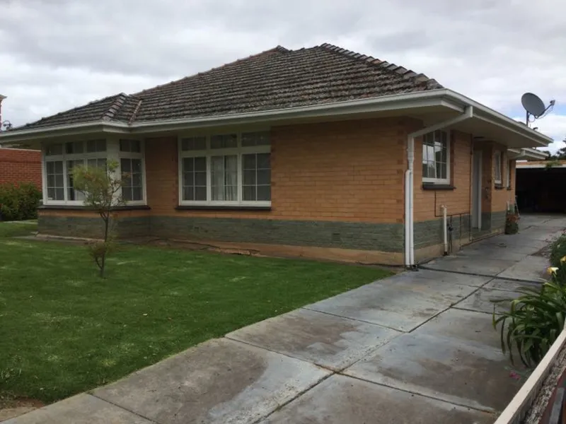 SPACIOUS HOME UNIT IN GROUP OF 3