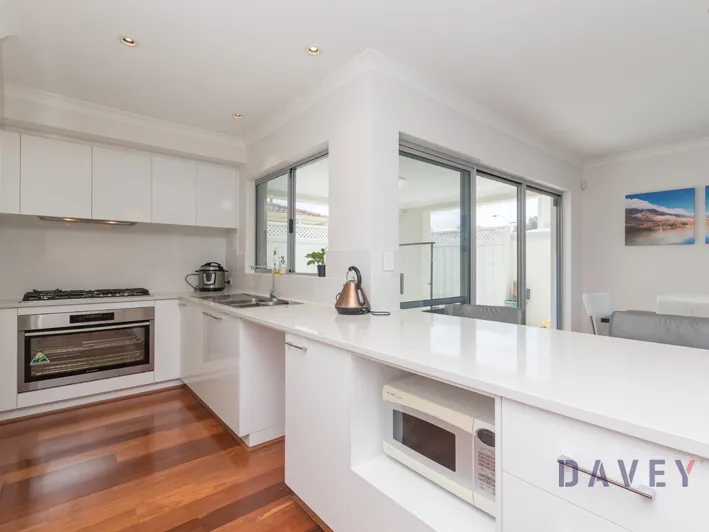 UNDER OFFER..CONTACT AGENT
