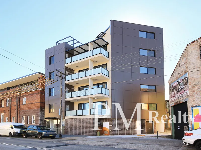 FULLY FURNISHED STUDIO IN THE HEART OF PETERSHAM