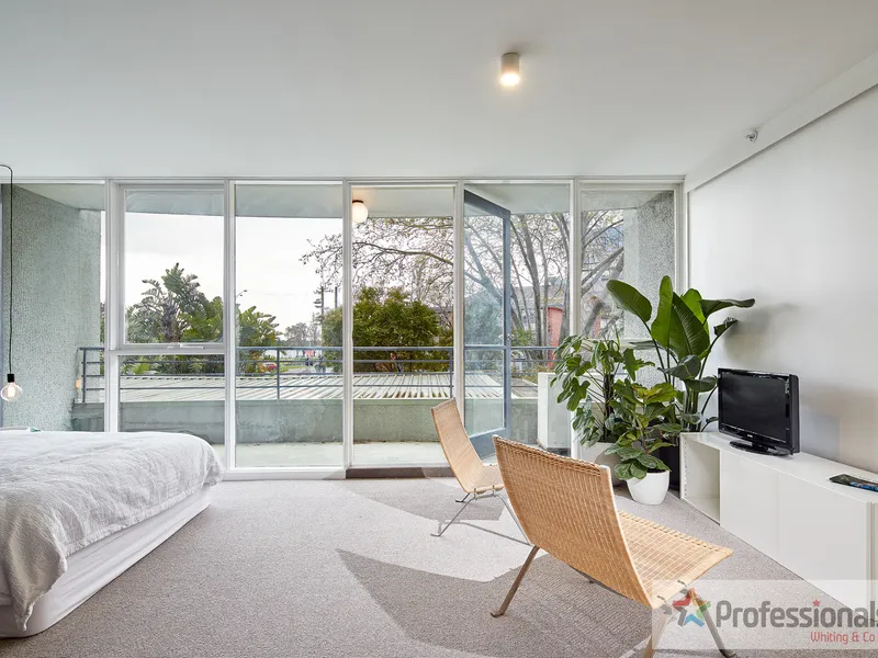 PERFECT LOCATION - FULLY FURNISHED (advertised property photos are not actual furnishings)