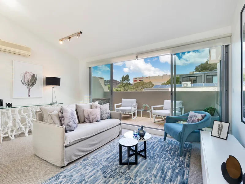 Designer apartment with a roof terrace and parking 