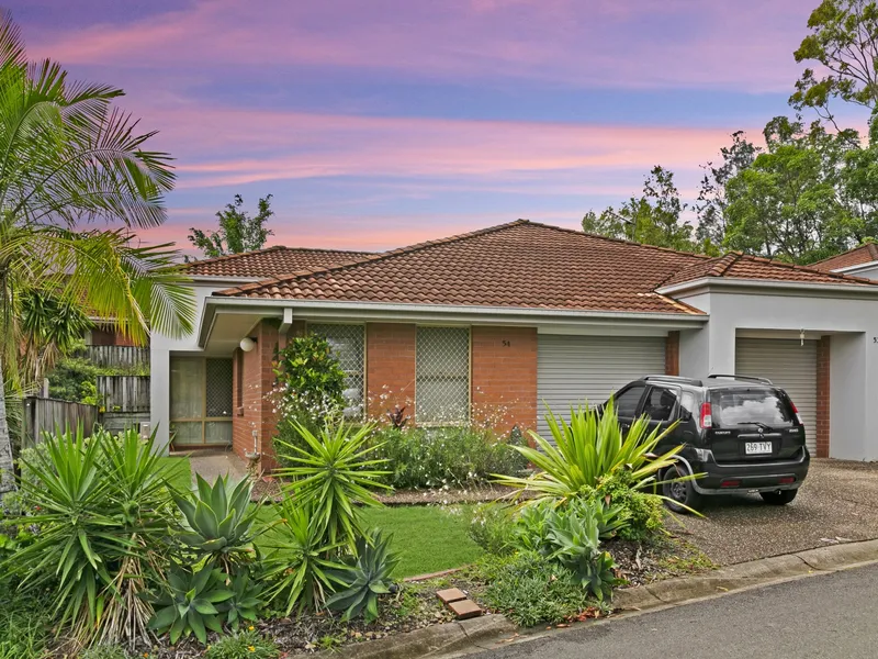 CONVENIENT LIVING IN SOMERSET GARDENS