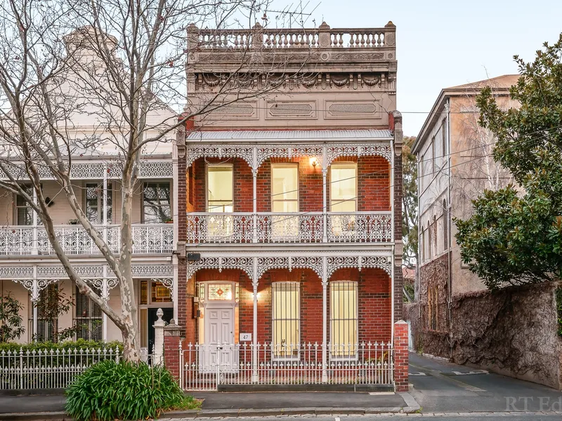 Victorian Terrace in Parkside Setting