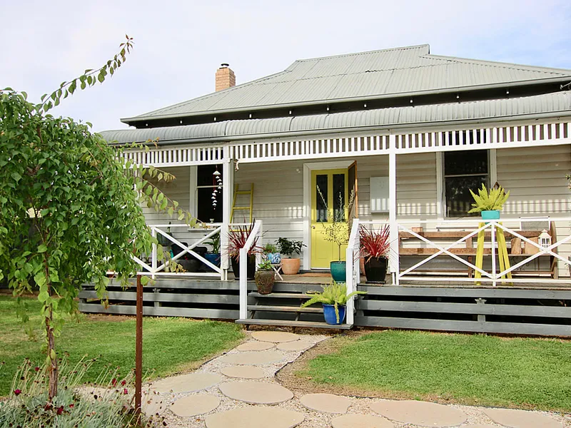 A place to call home, live your country dream!