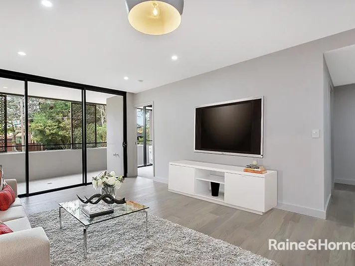 MODERN & AIR CONDITIONED ONE BEDROOM APARTMENT WITH PARKING