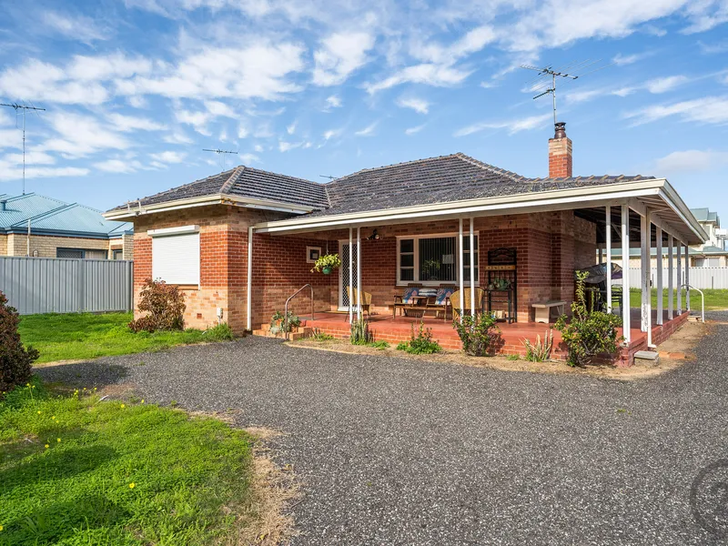 Fantastic Original Mandurah Home (built circa 1960)