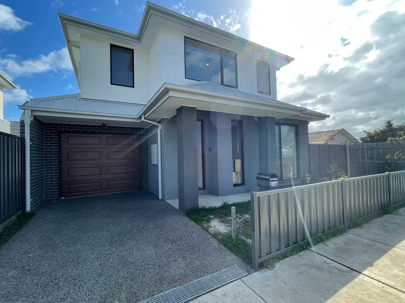 FAMILY HOME WITH THE LOT