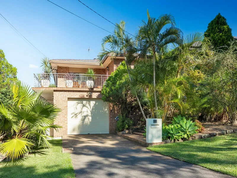 Family Entertainer With River Views