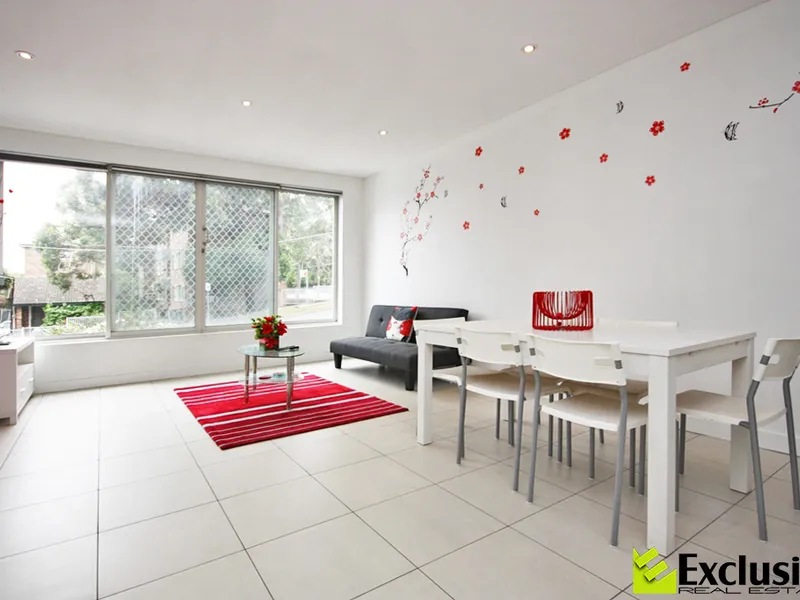 FRESH FURNISHED & FABULOUS!!