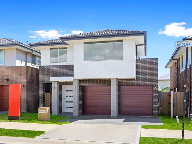 BRAND NEW LARGE FAMILY HOME AWAITS YOU!!