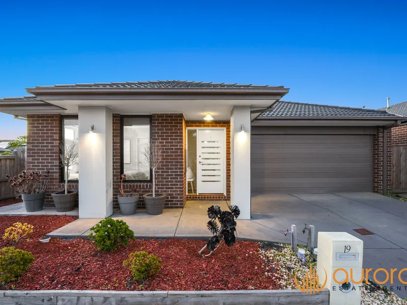 Near-new Three bedder in popular new estate