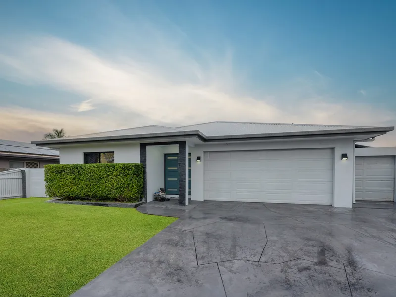 With its attractive facade and myriad of extras, this one stands out from the crowd in Bushy Beach.