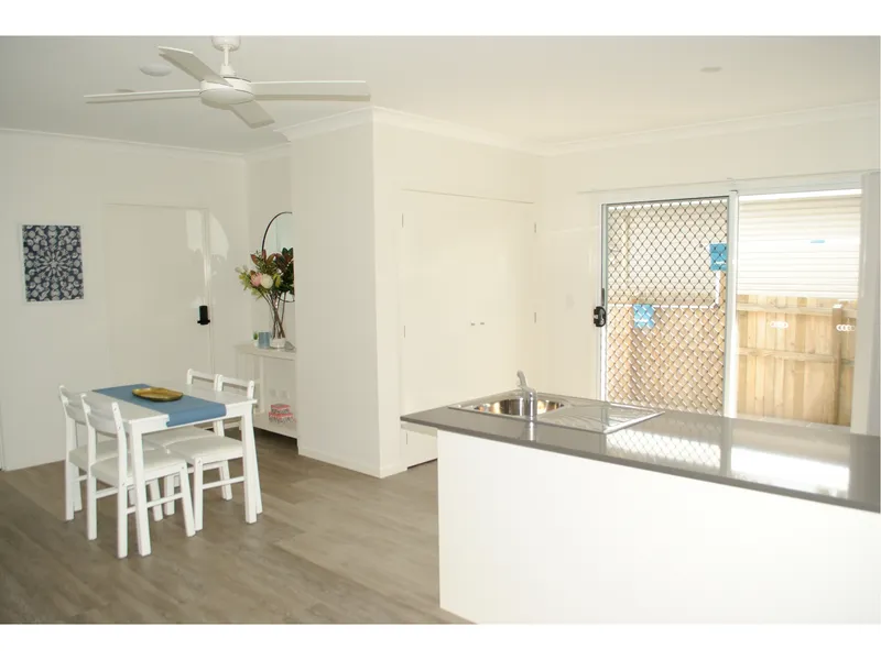 Luxury Bayside Studios for lease. (SINGLES only). All are $295 Unfurnished (or + $25 furnished). Includes elec water and WiFi.