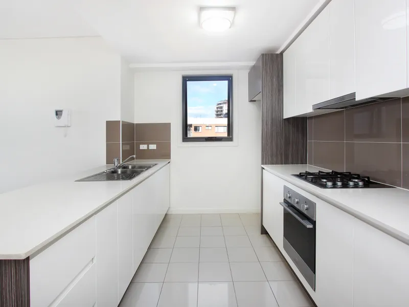 Spacious 3 Bedroom Apartment in Parramatta CBD