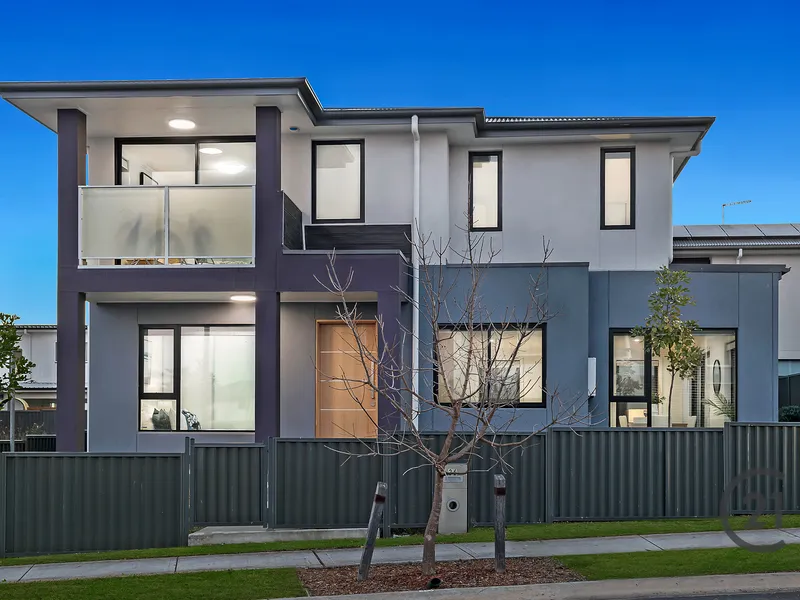 STYLE, SPACE AND SUNLIGHT -- MORDERN LUXURY MASTERPIECE IN NEW BREEZE