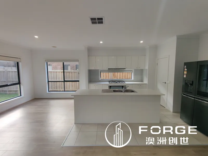 Perfect Double Storey 5 Bedrooms Family Home Available Now.