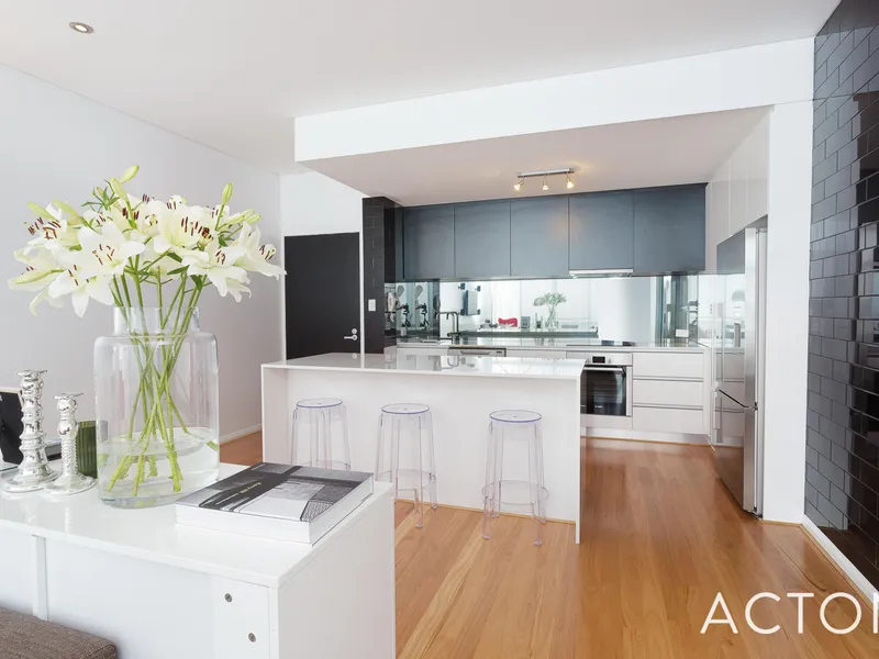 URBAN CONVENIENT LIFESTYLE