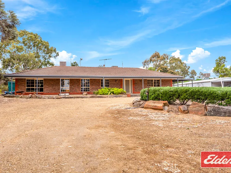 IDYLLIC SETTING, 4 BEDROOM HOME ON A BIG 4000 SQM ALLOTMENT
