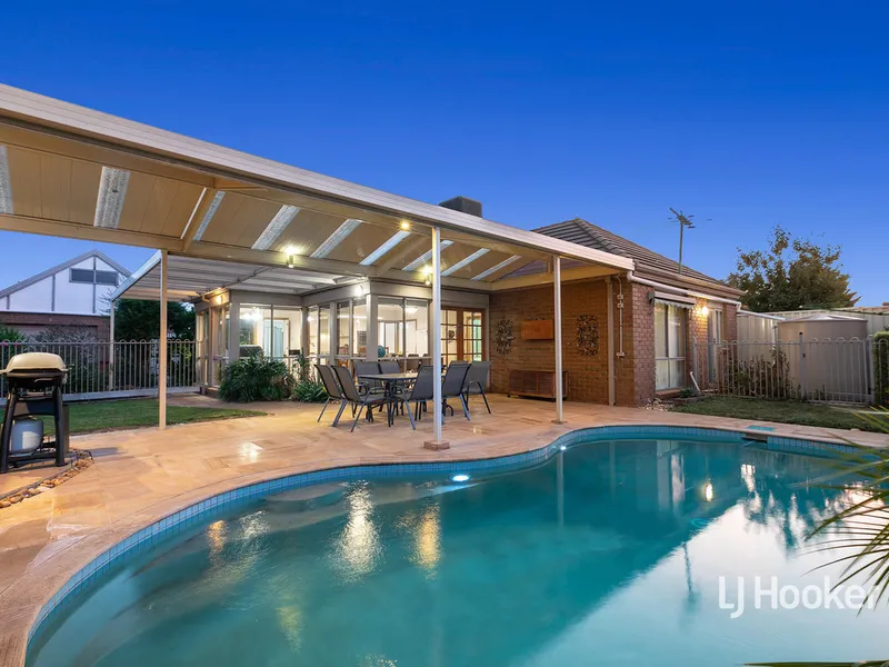 The Pinnacle of Outdoor Living - Zoned for Bacchus Marsh Grammar