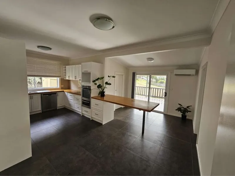 3 bedroom cottage on Canberra side of Yass