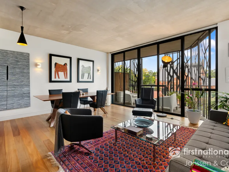 Luxury 4-Storey Home, Walk to Trams, Royal Park, Melbourne Uni