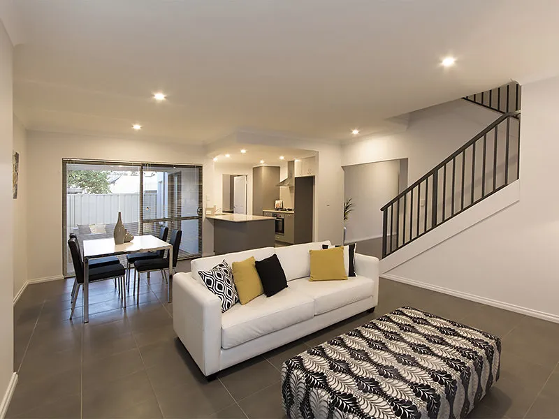 HOME OPEN Friday 9th April 2021 5.15pm to 5.30pm. Please park on Richmond Street and meet at front door in Laneway behind !