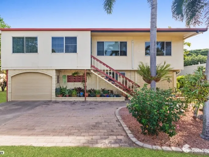 DEVELOPERS DREAM OR PRIME LOCATION FOR A BUSINESS!!!