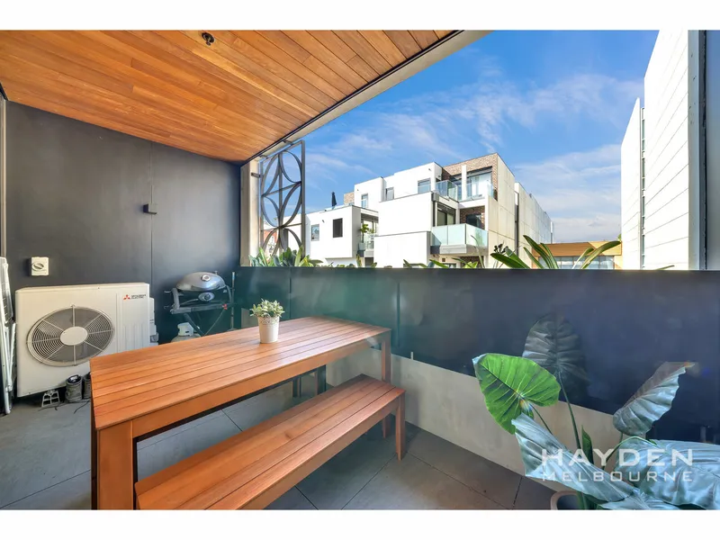 Blissful Modernity and Luxury - Hawthorn Style