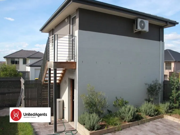 RESORT LIVING STUDIO! WATER USAGE INCLUSIVE IN RENT!