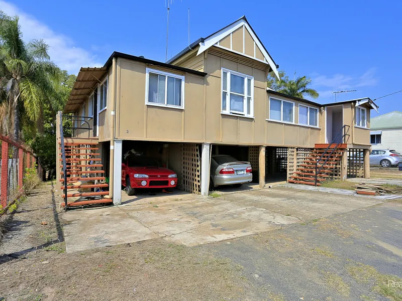 Better return than money in the bank! Triplex Close to CBD returning  9.1 % Gross Rental Yield!