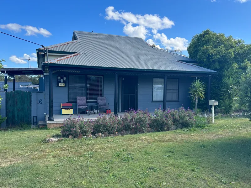 Freshly Renovated Cottage with Inground Pool