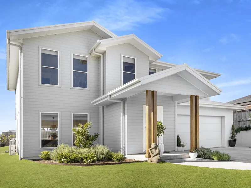 Family-Focussed Living and Mountain Views